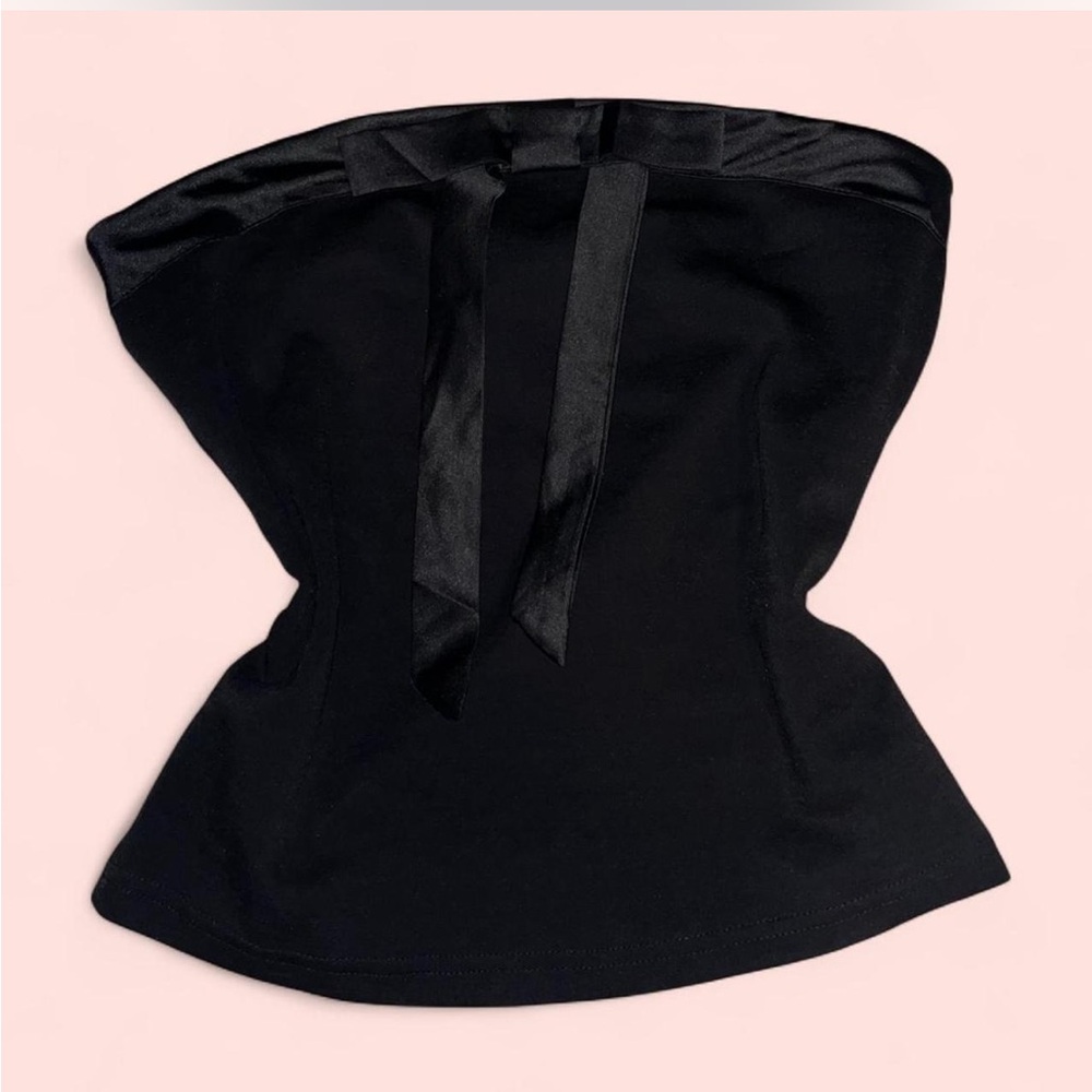 Elegant Black Strapless Crop Top